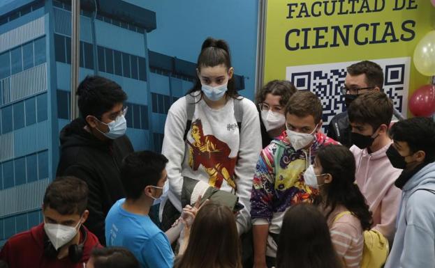 La UMA busca a seis mil universitarios que aún no han solicitado la beca