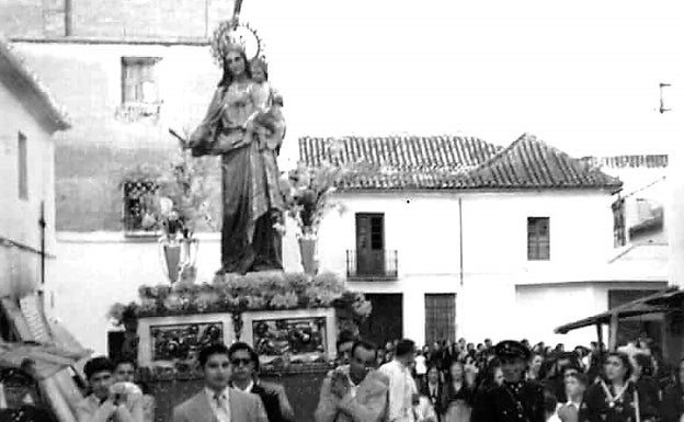 Coín recupera la procesión de María Auxiliadora seis décadas después