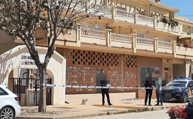 Una enferma mental apuñala a otra en el paseo marítimo de Benajarafe