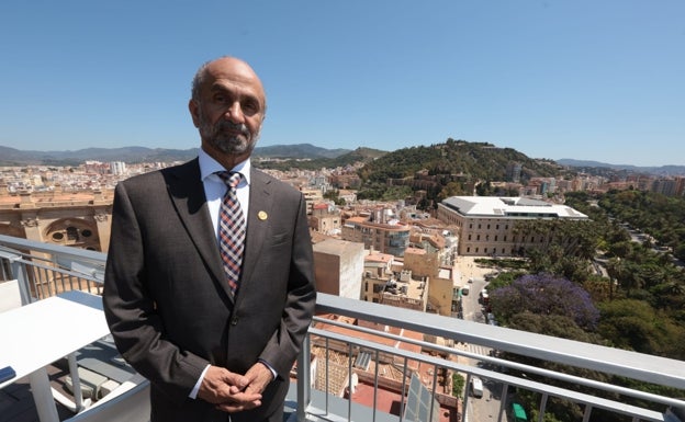 Ahmed Bin Mohamed Al Jarwan: «Queremos que la Universidad de Málaga introduzca estudios sobre la paz y la tolerancia»