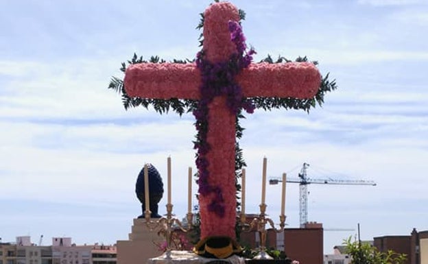 Las Cruces de Mayo de Viñeros, Expiración, Columna y Salud destacan en la agenda cofrade del fin de semana