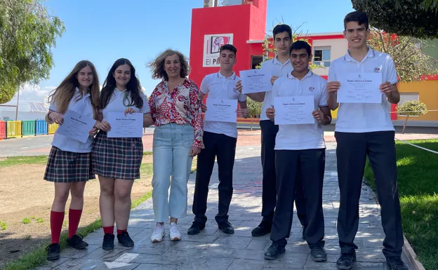 Alumnos del colegio El Pinar, reconocidos con un premio de ensayo sobre EEUU
