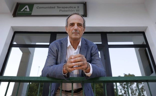 Javier Romero: «Los padres deben buscar el equilibrio entre el abandono y la sobreprotección de los adolescentes»