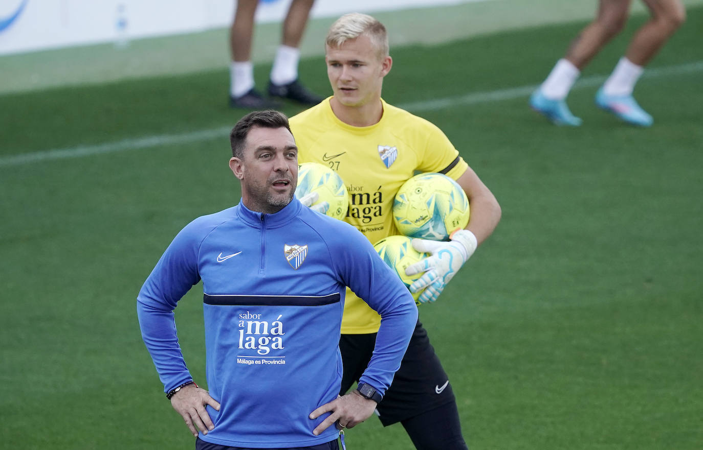 El Málaga respira tras la derrota de la Real B y puede despegarse a cinco puntos del descenso