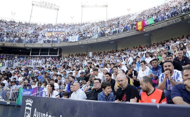 El Málaga ofrece una gran rebaja al renovar el abono por acudir el sábado a La Rosaleda ‘acompañado’