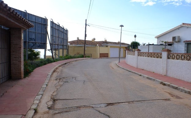 Rincón de la Victoria destina 227.343 euros a reasfaltar ocho calles y avenidas