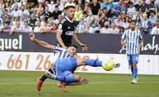 El Málaga alcanza el objetivo de la permanencia sin ninguna gloria y con bronca final (0-1)