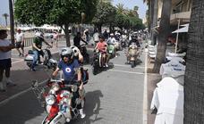 Las motos clásicas vuelven a rugir por las calles de Marbella en el Rally Scooterista