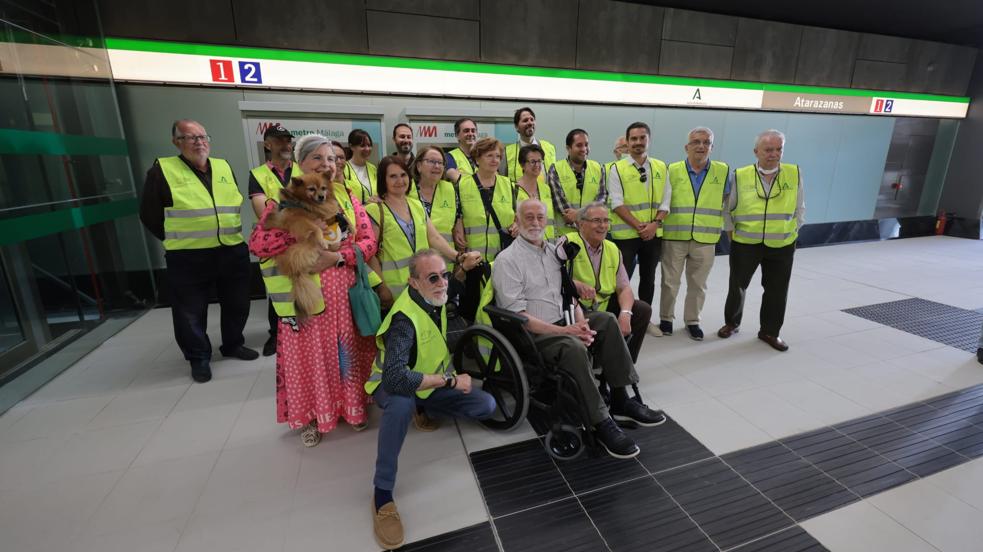 Vecinos de Málaga visitan las nuevas paradas del metro en el Centro, Atarazanas y Guadalmedina