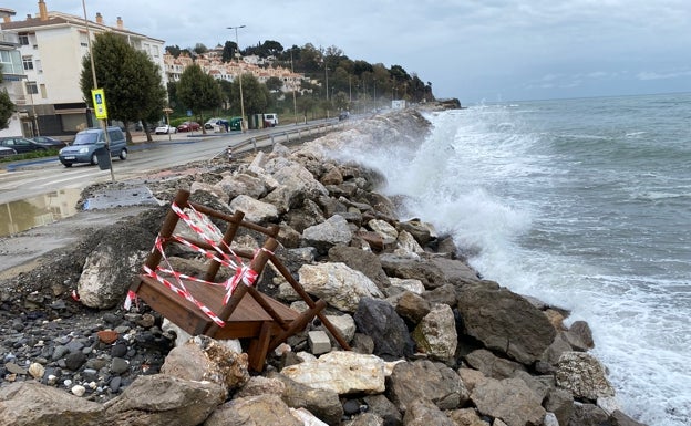 Vélez-Málaga rechaza las actuaciones diseñadas por Costas para recuperar las playas orientales perdidas con el puerto