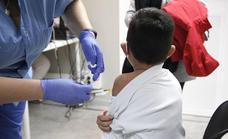 Sanidad recoge un nuevo efecto secundario de la vacuna contra el Covid notificado como frecuente en niños