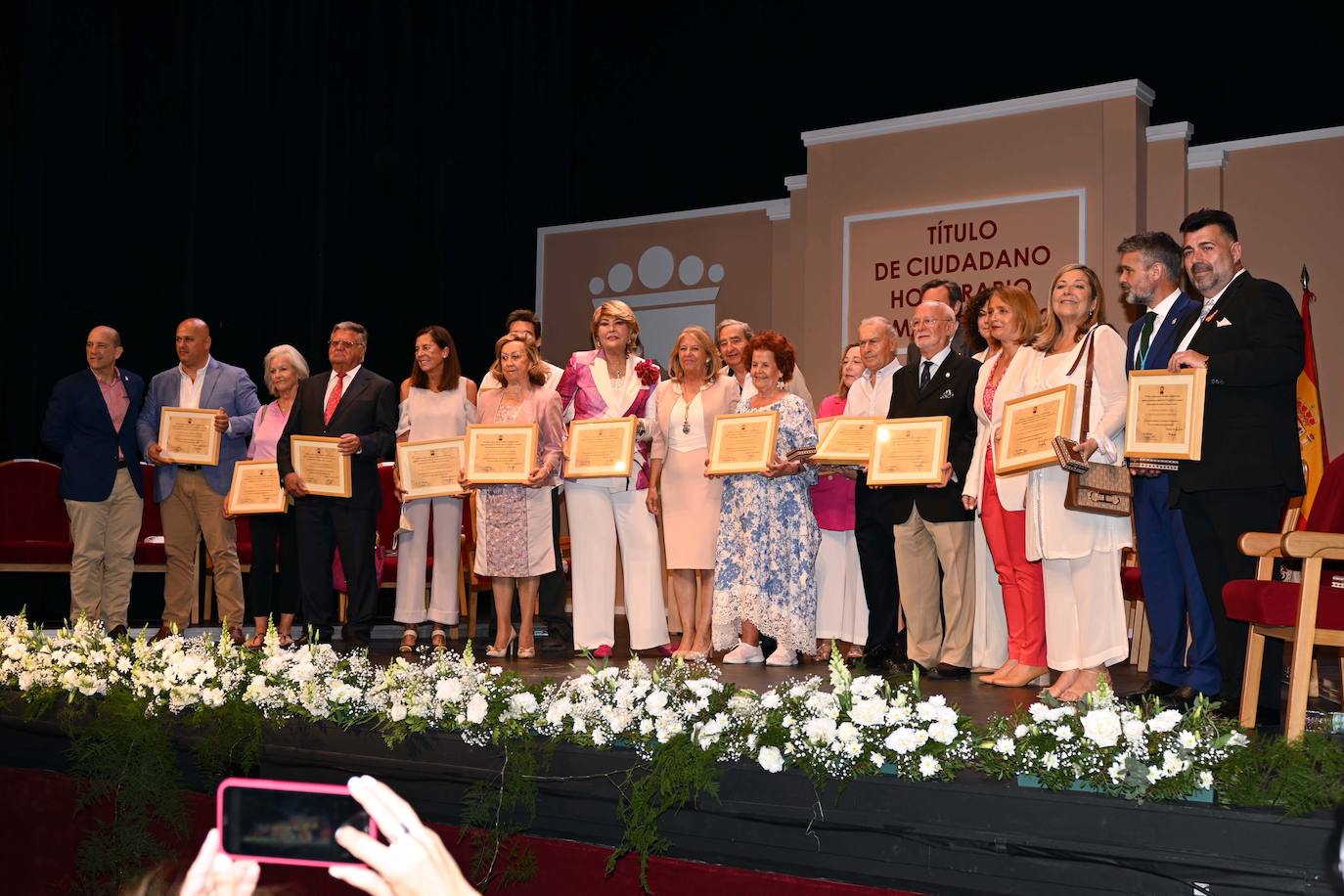 Quince vecinos de Marbella y de San Pedro reciben las distinciones de Ciudadanos Honorario
