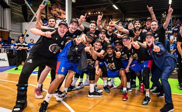 El malagueño Morgan Stilma, campeón de la Liga BNXT con el Heroes Den Bosch