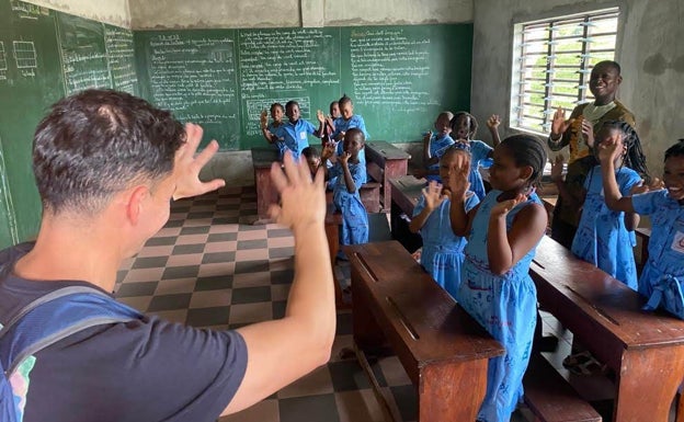 'Como tú, como yo': el proyecto del CEIP Flor de Azahar de Cártama para hermanarse con un colegio de África