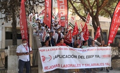 Exigen en una concentración en Málaga que se aplique el estatuto del empleado público al personal técnico superior del SAS