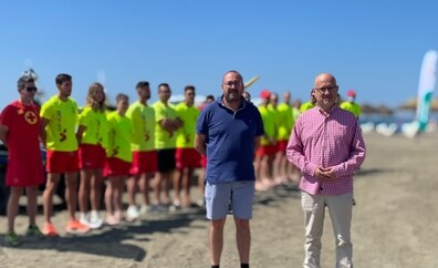 Medio centenar de socorristas vigilarán los 22 kilómetros de playas de Vélez-Málaga hasta el 30 de septiembre