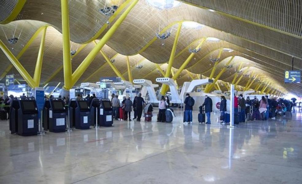 España elimina el pasaporte Covid para viajeros de países europeos y Schengen