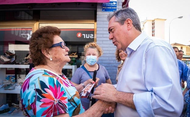 Juan Espadas pide a los trabajadores que «no se equivoquen» y voten al PSOE