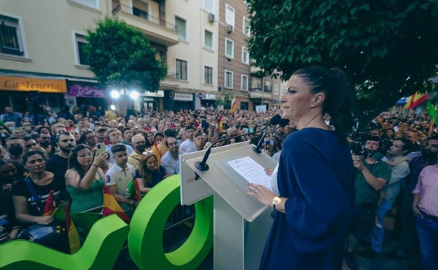 Olona se dirige a los andaluces desde Sevilla: «Hoy puedo decir que soy por completo vuestra»