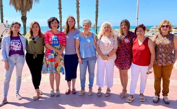 Feministas comunistas cara al sol en Málaga