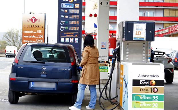 El petróleo, anclado en los 120 dólares por barril, anticipa más subidas de combustibles