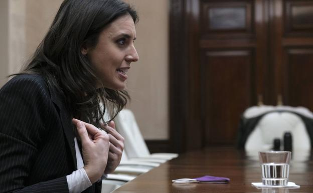 Irene Montero cesa a Amanda Meyer como su jefa de gabinete