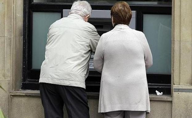 Estos son los jubilados que no cobrarán la paga extra de verano