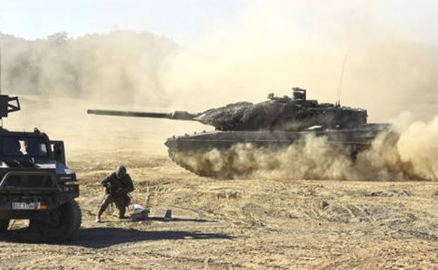 Los 40 tanques Leopard 2 que España prometió a Ucrania se encuentran inoperativos