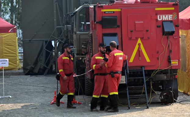 Casi 1.000 efectivos trabajarán hoy en las labores de extinción y coordinación del incendio