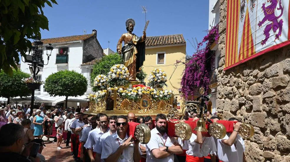 Marbella procesiona a su patrón, San Bernabé