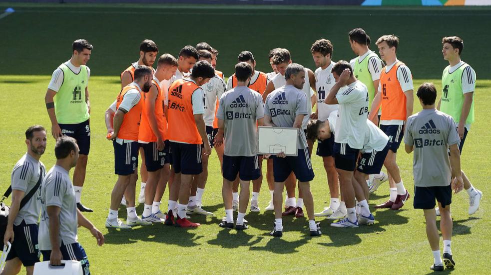 El entrenamiento de la selección española en La Rosaleda en imágenes