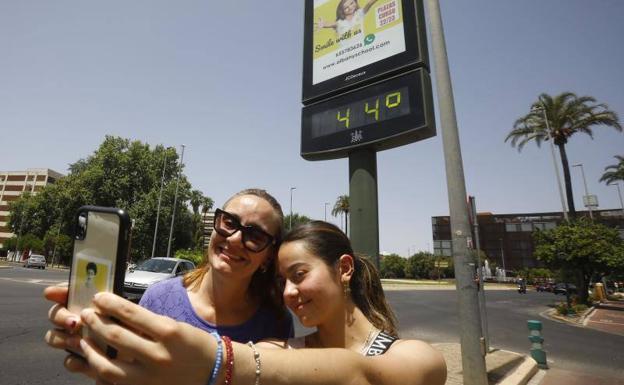 La ola de calor superará este lunes los 30 grados en Málaga