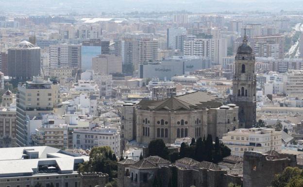 Primeros contactos entre Urbanismo y Bomberos para estudiar el proyecto de cubierta para la Catedral de Málaga