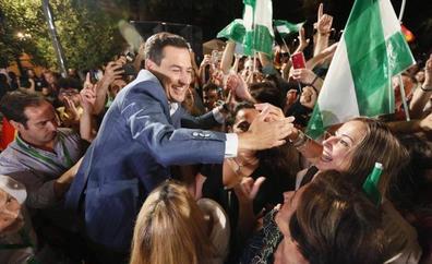 Juanma Moreno arrasa en Andalucía y consigue la mayoría absoluta