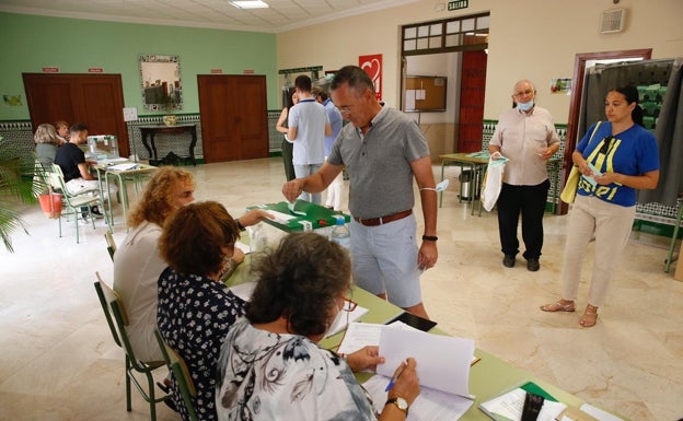 La participación en Málaga alcanza el 15,59% a las 11.30 horas