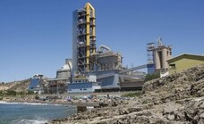 Málaga aprueba el plan urbanístico que garantiza el mantenimiento de la fábrica de cemento en La Araña