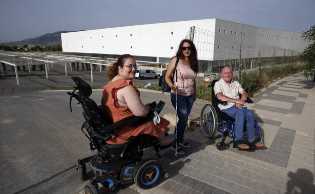 Estudiantes con diversidad funcional piden mejoras en el acceso a la nueva Facultad de Psicología