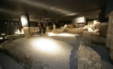 Málaga abrirá al público las mezquitas funerarias que encierra el sótano de un edificio de la calle Agua