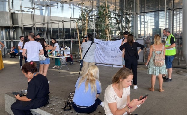 Normalidad en el aeropuerto de Málaga en la primera jornada de huelga de tripulantes de cabina de Ryanair