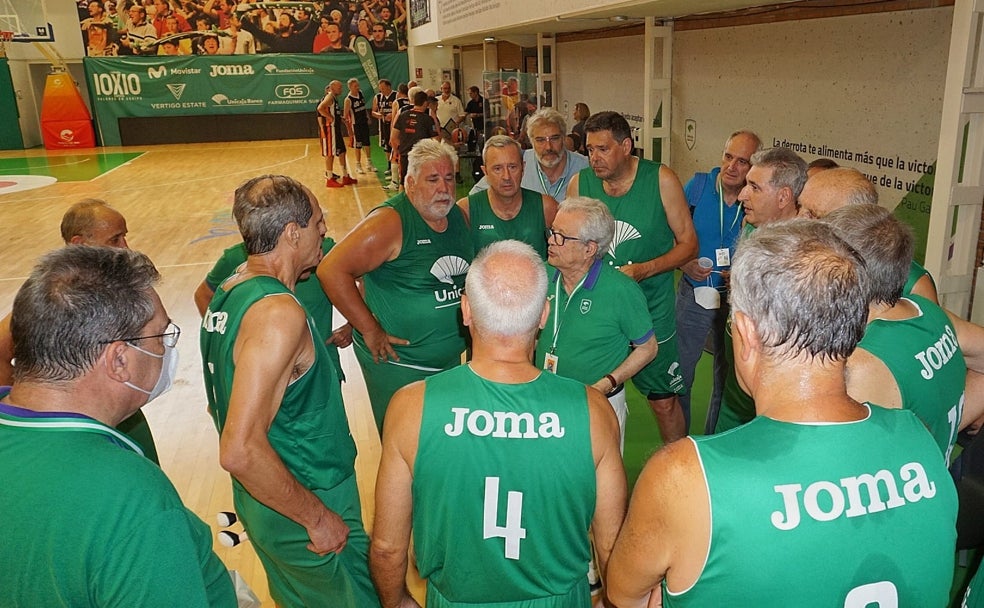 Los veteranos del Unicaja arrasan en el Europeo de Maxibasket