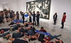 Protesta contra la OTAN frente al 'Guernica'