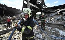 Kiev pierde las esperanzas de encontrar a los 40 desaparecidos en el bombardeo del centro comercial