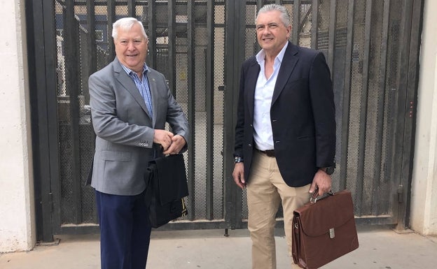 Cientos de malaguistas continúan sin que se les reconozcan sus acciones del club