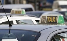 Málaga quiere que los taxis puedan trabajar todos los días del verano
