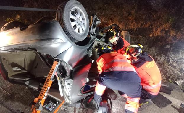 Mueren tres jóvenes, al menos dos de ellos menores, tras caer por un terraplén en Ronda cuando huían de la policía