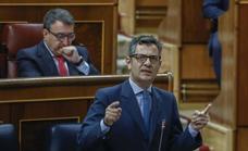 Bolaños critica a Olona que aún siga «cobrando» del Congreso