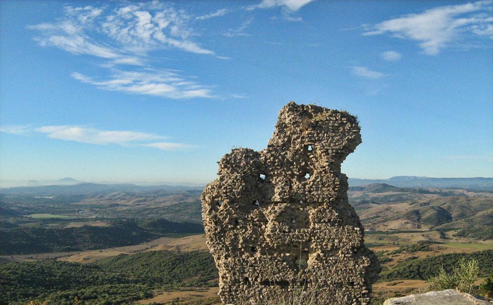 Las huellas de las civilizaciones mediterráneas en el litoral occidental de Málaga