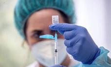 Sanidad seguirá el criterio de la Ponencia de Vacunas sobre la cuarta dosis y cuándo inocularla