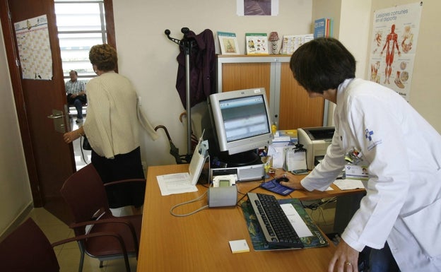 La rigidez de la bolsa de empleo del SAS dificulta aún más contratar a médicos en los centros de salud