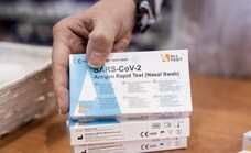 Las farmacias de Málaga triplican las ventas de test de antígenos ante el aumento del Covid
